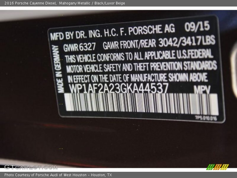 Mahogany Metallic / Black/Luxor Beige 2016 Porsche Cayenne Diesel