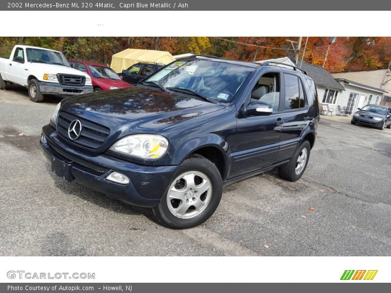 Front 3/4 View of 2002 ML 320 4Matic