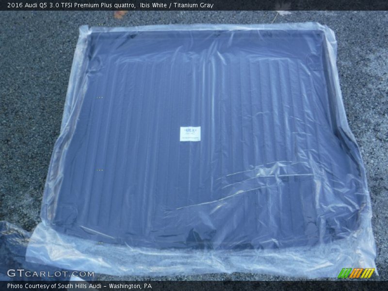 Ibis White / Titanium Gray 2016 Audi Q5 3.0 TFSI Premium Plus quattro