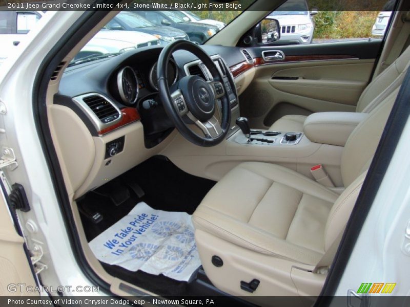 Stone White / Black/Light Frost Beige 2011 Jeep Grand Cherokee Limited 4x4