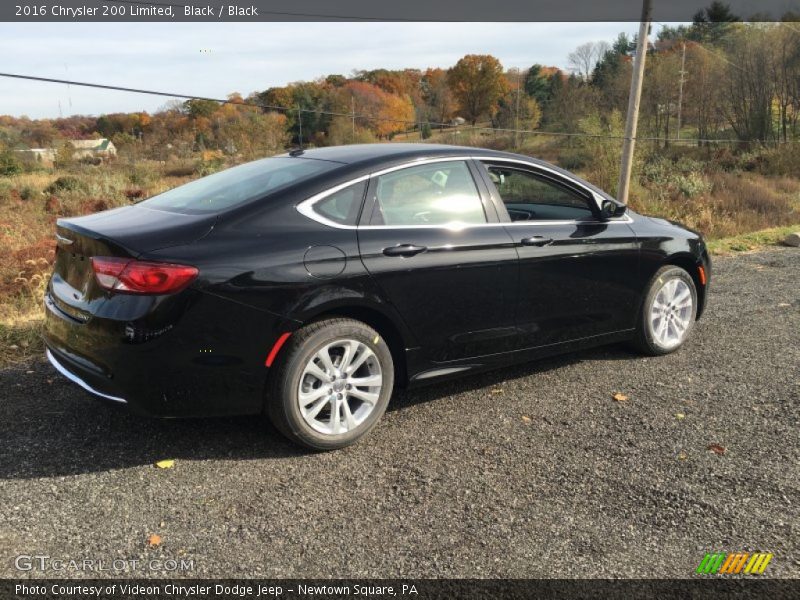 Black / Black 2016 Chrysler 200 Limited