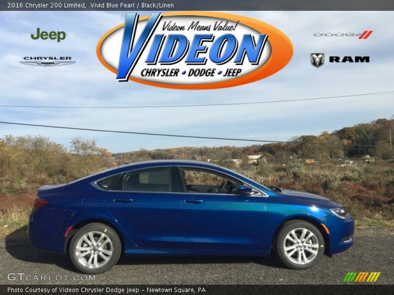 Vivid Blue Pearl / Black/Linen 2016 Chrysler 200 Limited