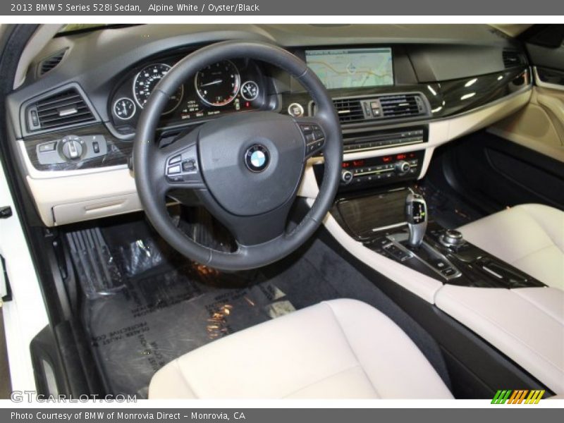 Alpine White / Oyster/Black 2013 BMW 5 Series 528i Sedan