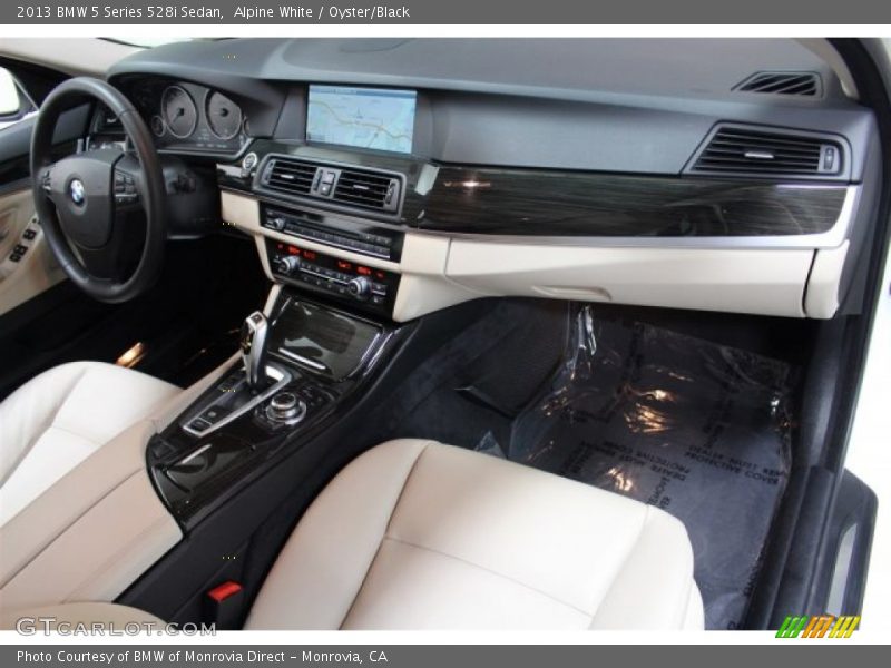 Alpine White / Oyster/Black 2013 BMW 5 Series 528i Sedan