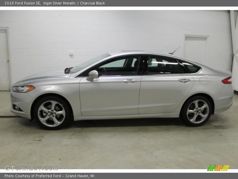 Ingot Silver Metallic / Charcoal Black 2016 Ford Fusion SE