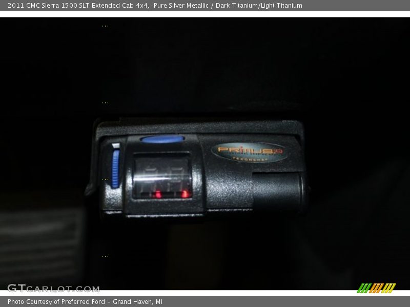 Pure Silver Metallic / Dark Titanium/Light Titanium 2011 GMC Sierra 1500 SLT Extended Cab 4x4