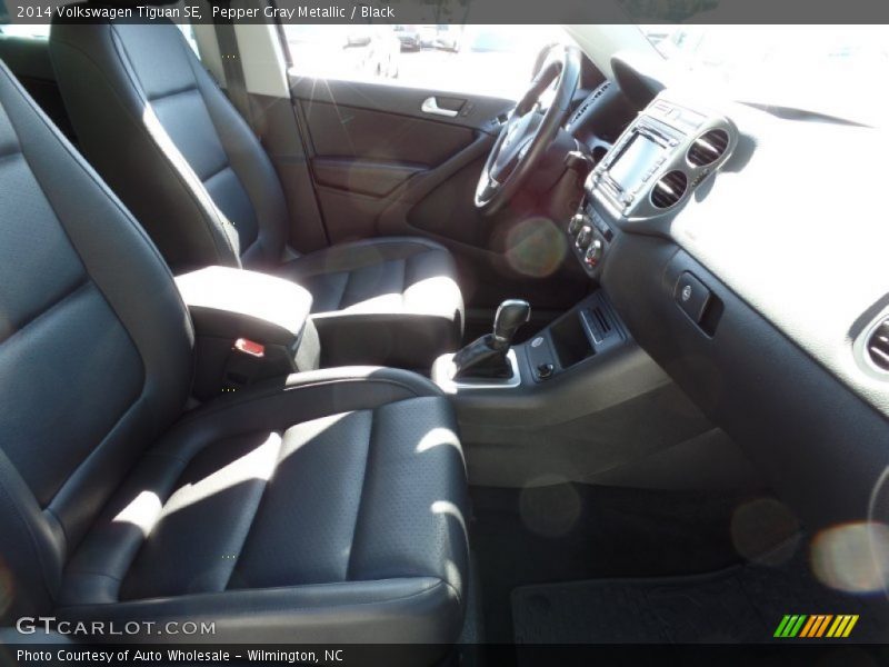 Pepper Gray Metallic / Black 2014 Volkswagen Tiguan SE