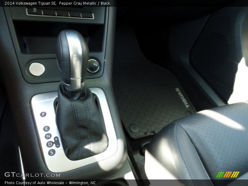 Pepper Gray Metallic / Black 2014 Volkswagen Tiguan SE
