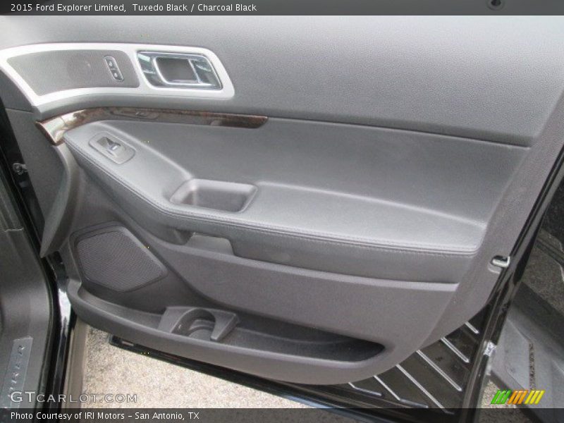 Tuxedo Black / Charcoal Black 2015 Ford Explorer Limited
