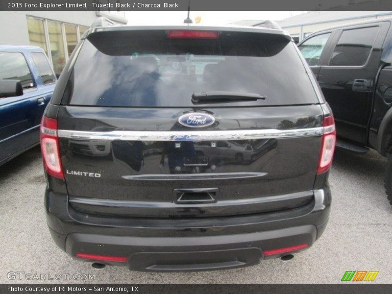 Tuxedo Black / Charcoal Black 2015 Ford Explorer Limited