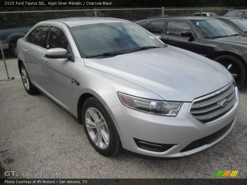 Ingot Silver Metallic / Charcoal Black 2015 Ford Taurus SEL