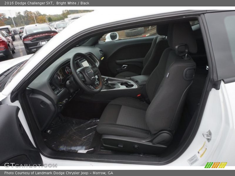 Bright White / Black 2016 Dodge Challenger SXT