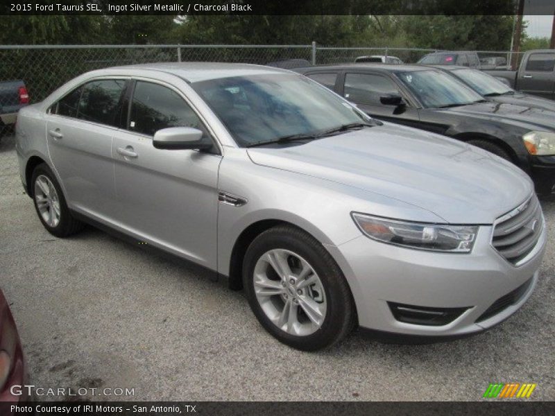 Ingot Silver Metallic / Charcoal Black 2015 Ford Taurus SEL