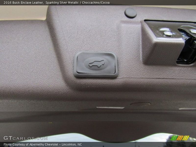 Sparkling Silver Metallic / Choccachino/Cocoa 2016 Buick Enclave Leather