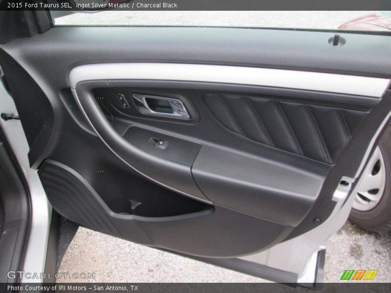 Ingot Silver Metallic / Charcoal Black 2015 Ford Taurus SEL