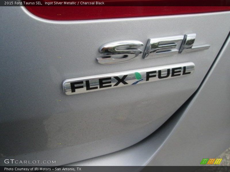 Ingot Silver Metallic / Charcoal Black 2015 Ford Taurus SEL