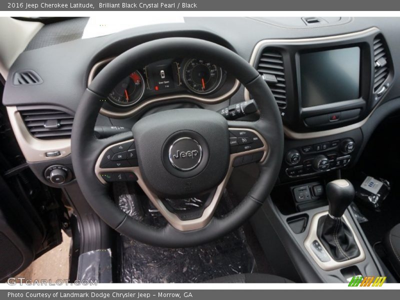 Brilliant Black Crystal Pearl / Black 2016 Jeep Cherokee Latitude