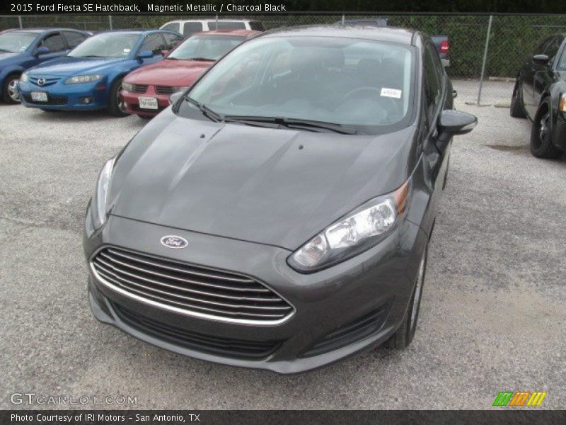 Magnetic Metallic / Charcoal Black 2015 Ford Fiesta SE Hatchback