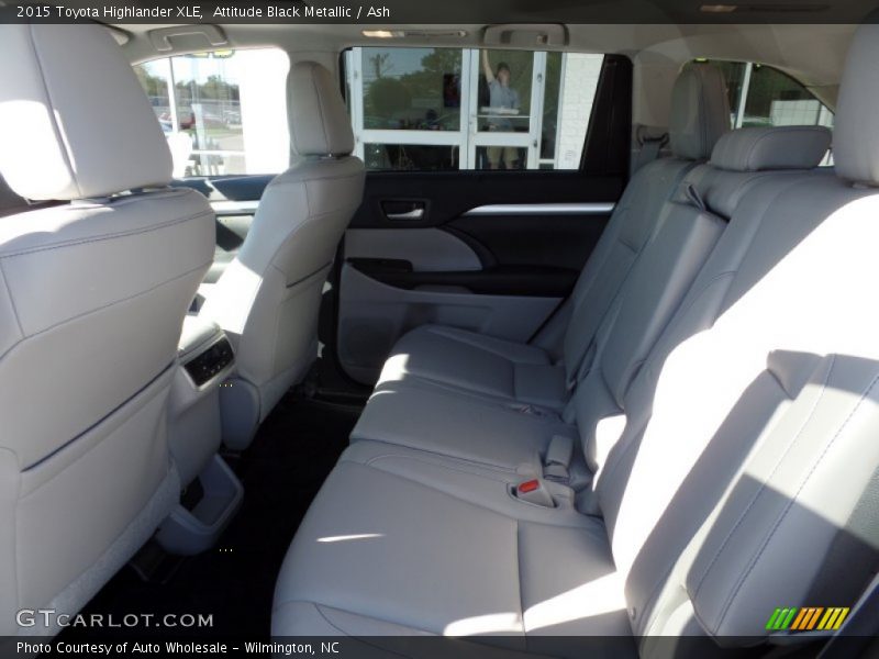 Attitude Black Metallic / Ash 2015 Toyota Highlander XLE