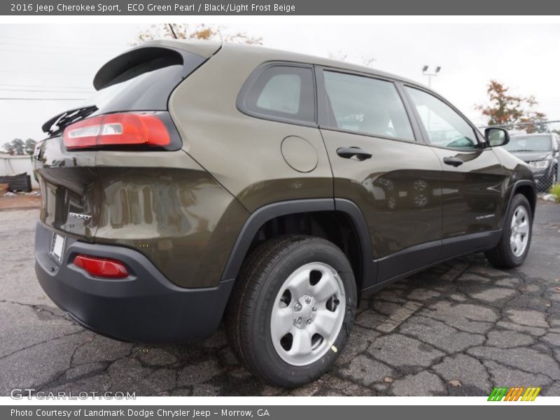 ECO Green Pearl / Black/Light Frost Beige 2016 Jeep Cherokee Sport