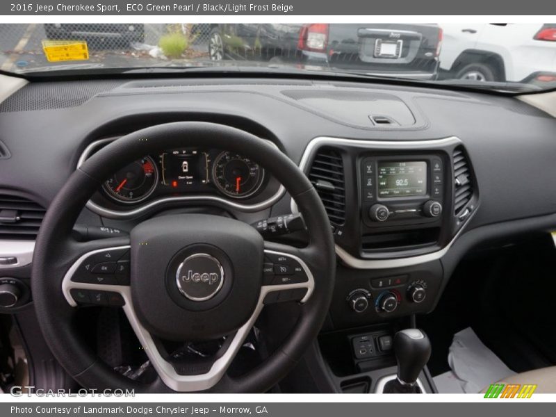 ECO Green Pearl / Black/Light Frost Beige 2016 Jeep Cherokee Sport