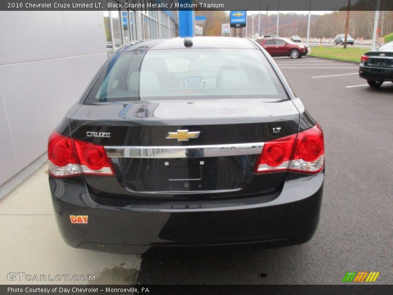 Black Granite Metallic / Medium Titanium 2016 Chevrolet Cruze Limited LT