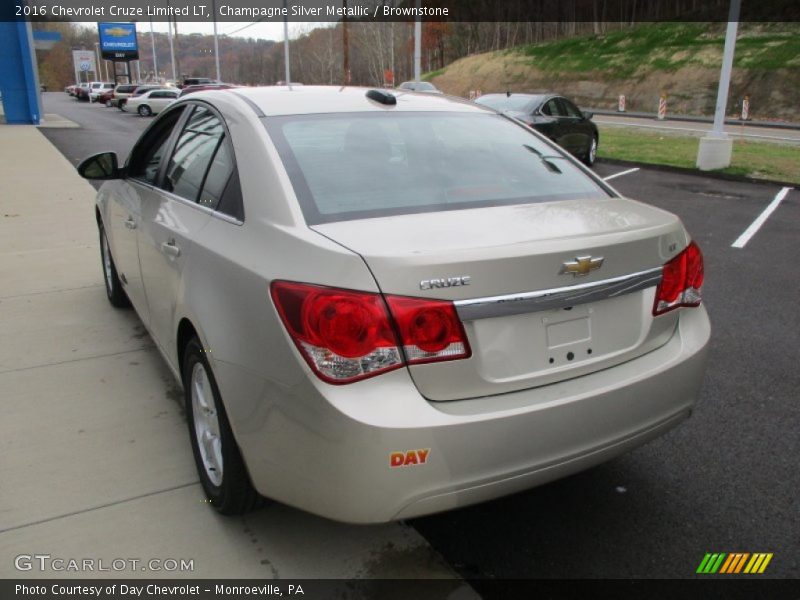 Champagne Silver Metallic / Brownstone 2016 Chevrolet Cruze Limited LT