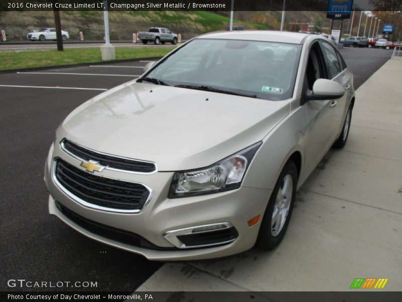 Champagne Silver Metallic / Brownstone 2016 Chevrolet Cruze Limited LT