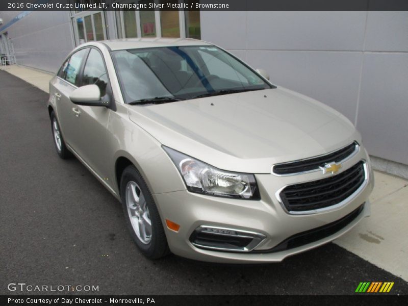 Champagne Silver Metallic / Brownstone 2016 Chevrolet Cruze Limited LT