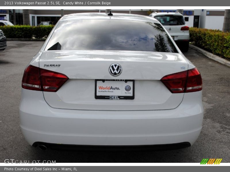 Candy White / Cornsilk Beige 2013 Volkswagen Passat 2.5L SE