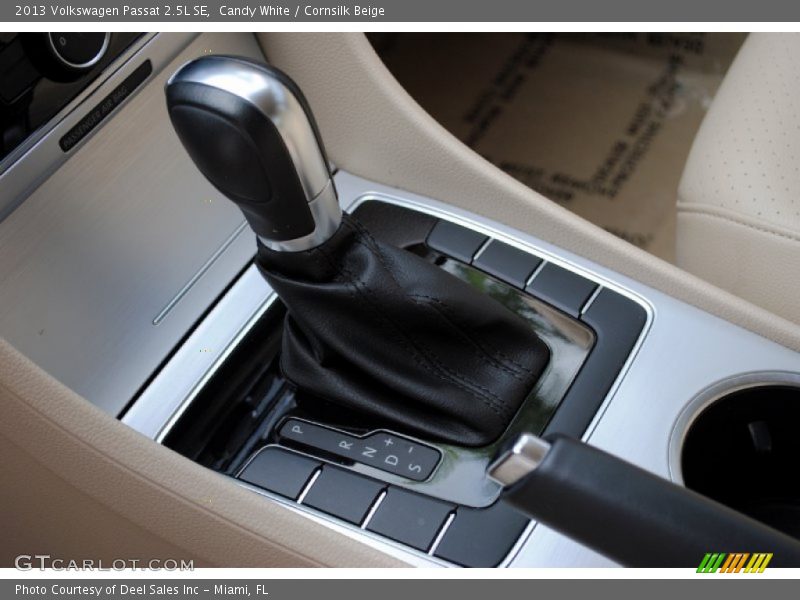Candy White / Cornsilk Beige 2013 Volkswagen Passat 2.5L SE