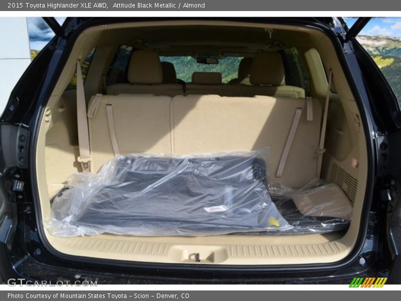 Attitude Black Metallic / Almond 2015 Toyota Highlander XLE AWD