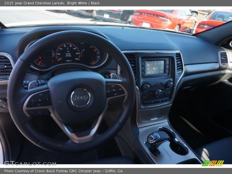 Bright White / Black 2015 Jeep Grand Cherokee Laredo