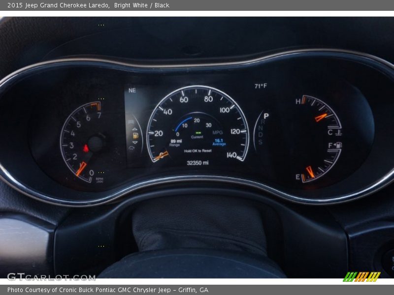 Bright White / Black 2015 Jeep Grand Cherokee Laredo