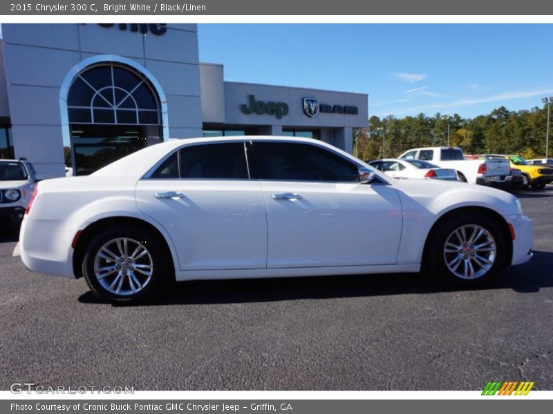 Bright White / Black/Linen 2015 Chrysler 300 C
