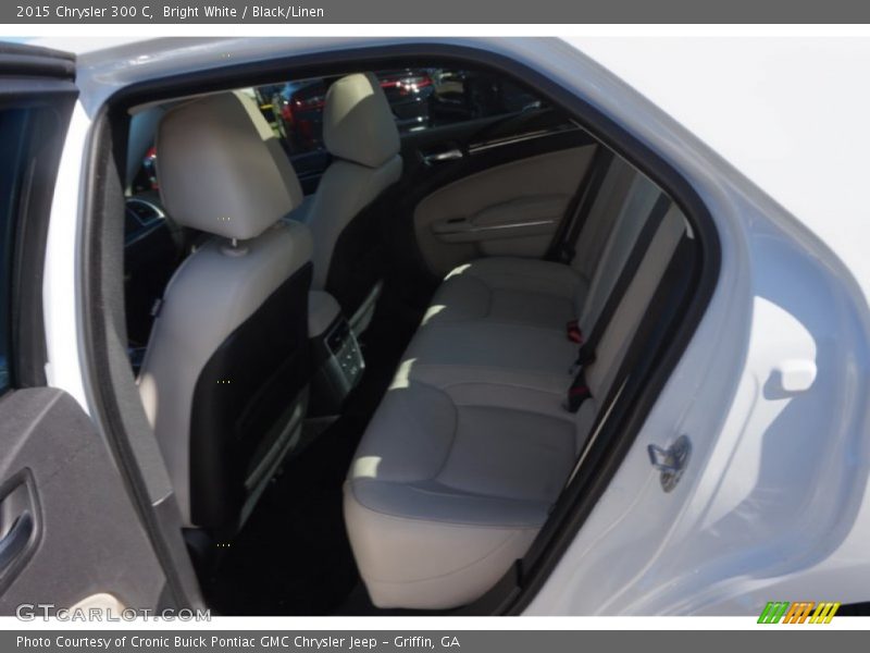 Bright White / Black/Linen 2015 Chrysler 300 C