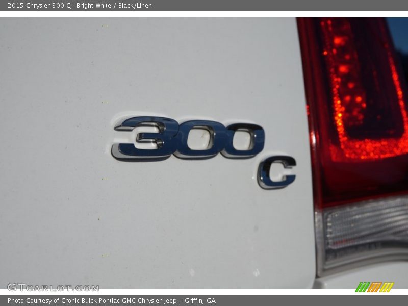 Bright White / Black/Linen 2015 Chrysler 300 C