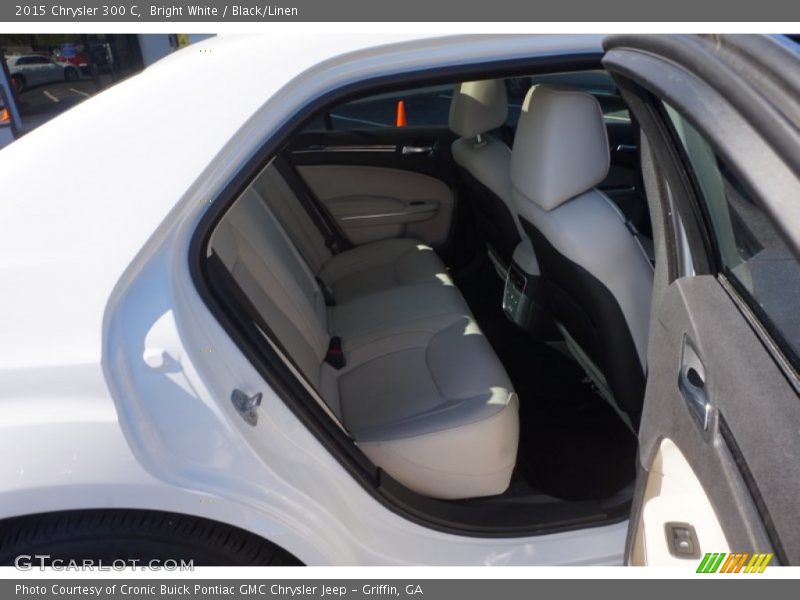 Bright White / Black/Linen 2015 Chrysler 300 C