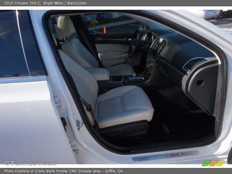 Bright White / Black/Linen 2015 Chrysler 300 C