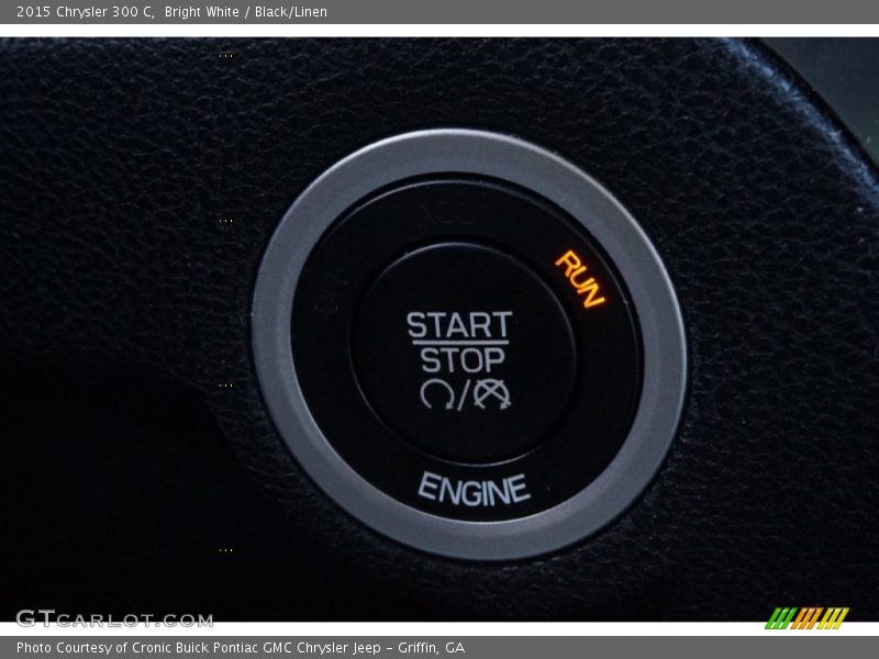 Bright White / Black/Linen 2015 Chrysler 300 C