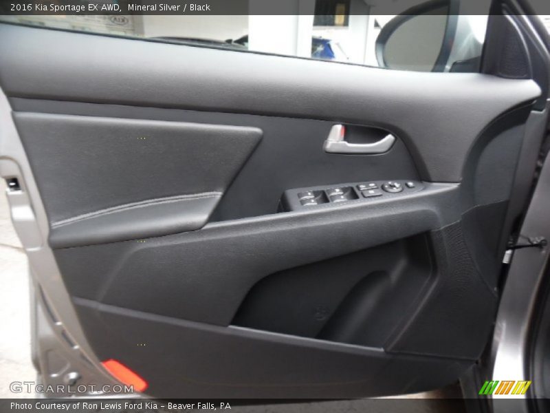 Mineral Silver / Black 2016 Kia Sportage EX AWD