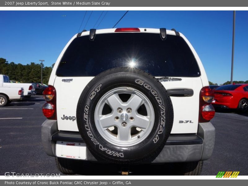 Stone White / Medium Slate Gray 2007 Jeep Liberty Sport