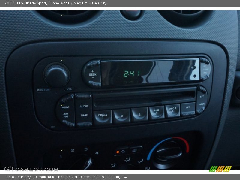 Stone White / Medium Slate Gray 2007 Jeep Liberty Sport