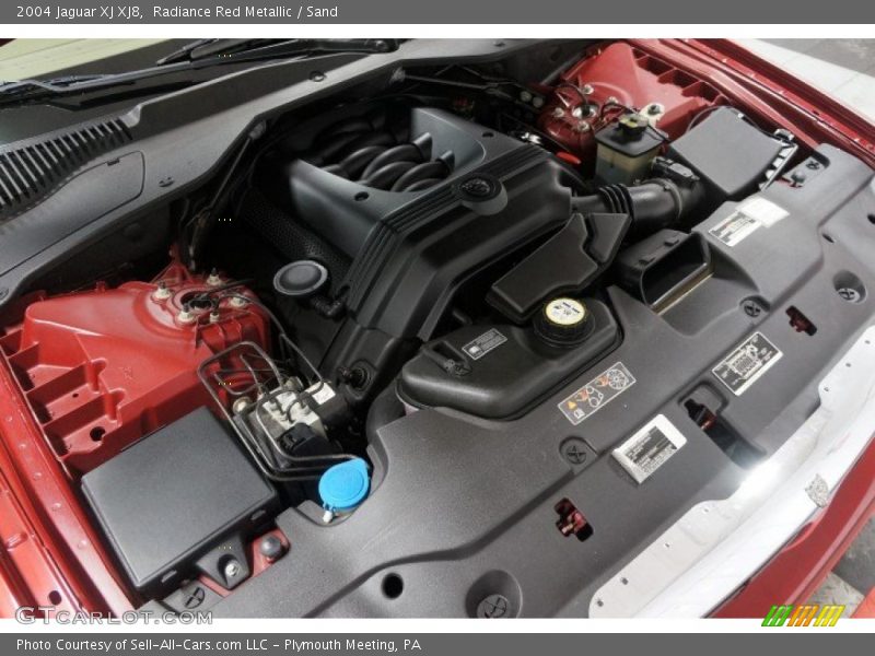  2004 XJ XJ8 Engine - 4.2 Liter DOHC 32-Valve V8