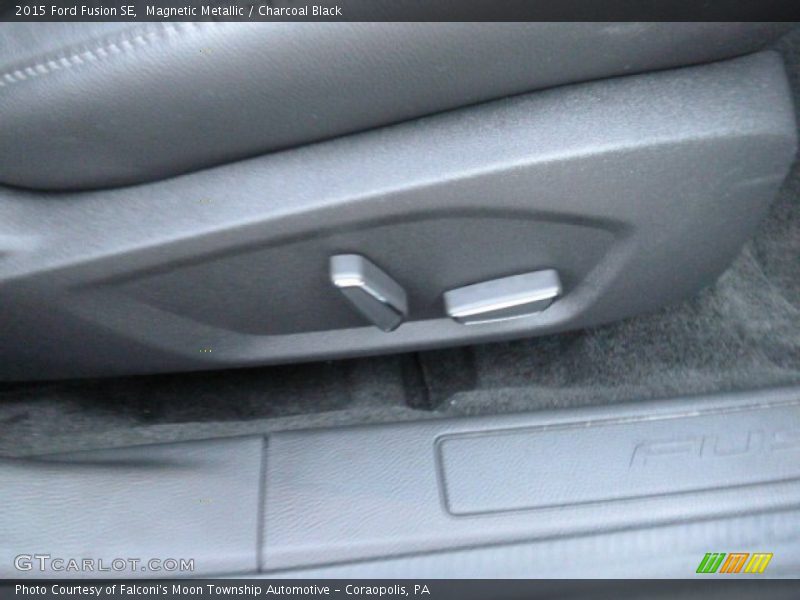 Magnetic Metallic / Charcoal Black 2015 Ford Fusion SE