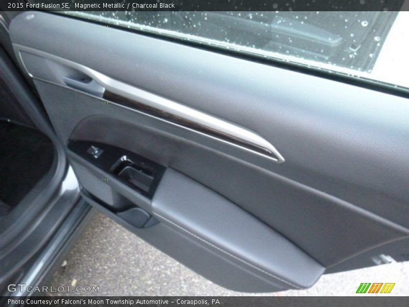 Magnetic Metallic / Charcoal Black 2015 Ford Fusion SE