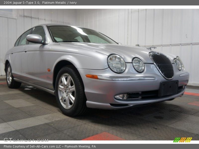 Front 3/4 View of 2004 S-Type 3.0