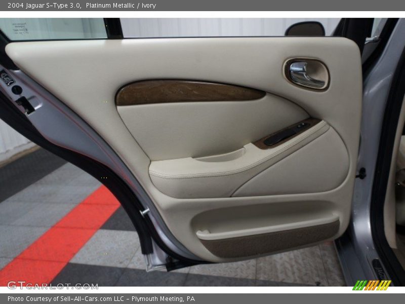 Platinum Metallic / Ivory 2004 Jaguar S-Type 3.0