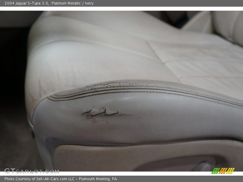 Platinum Metallic / Ivory 2004 Jaguar S-Type 3.0