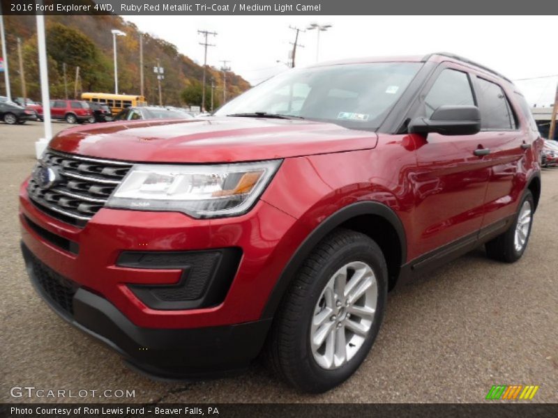 Front 3/4 View of 2016 Explorer 4WD